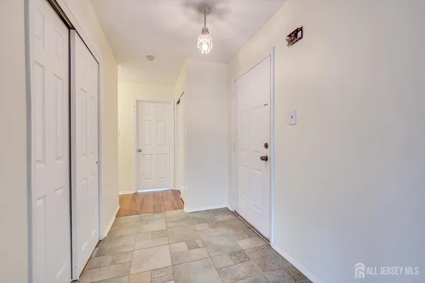 $384,900 | 707 Edison Glen Terrace, Edison, NJ 08837