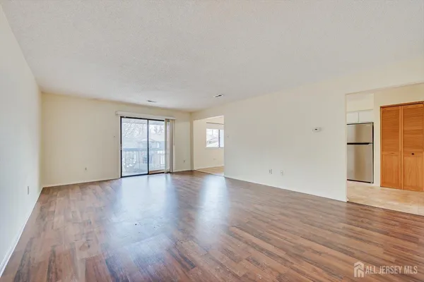 $384,900 | 707 Edison Glen Terrace, Edison, NJ 08837