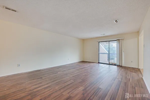 $384,900 | 707 Edison Glen Terrace, Edison, NJ 08837