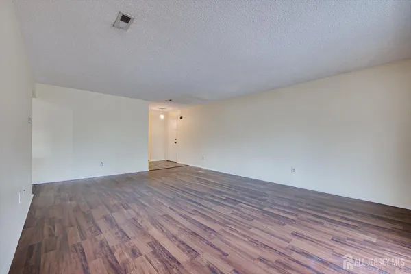 $384,900 | 707 Edison Glen Terrace, Edison, NJ 08837