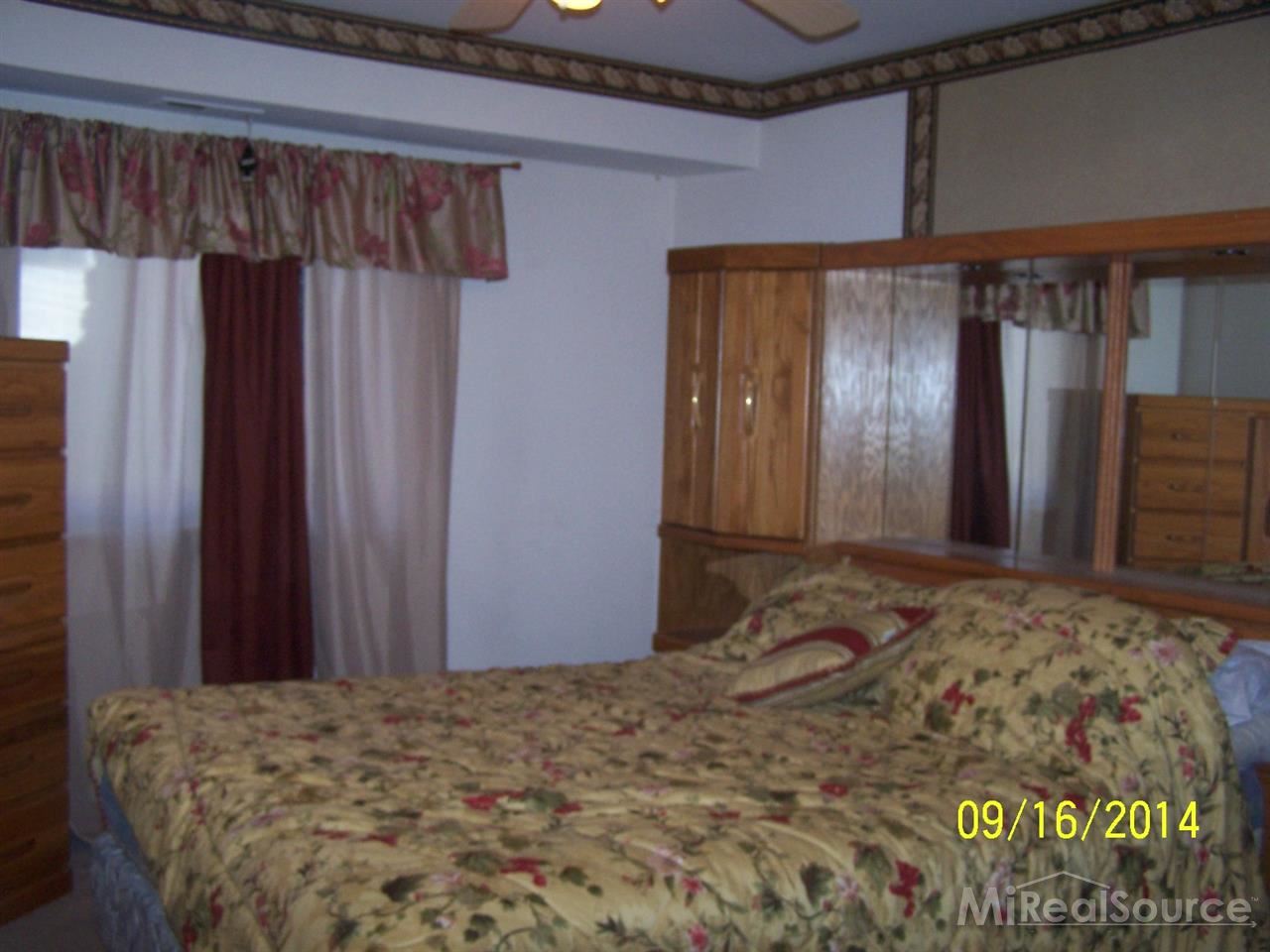 43270 Mound Road Sterling Heights, MI 48314 - Photo 10 of 14 31212372-9.JPG