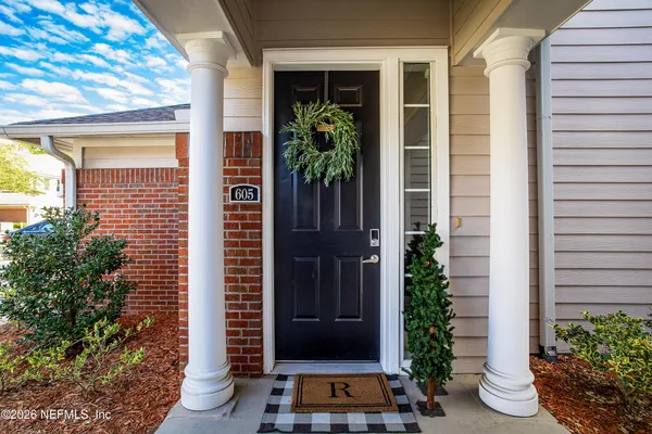 $320,000 | 2045 Secret Garden Lane, Unit 605, Fleming Island, FL 32003