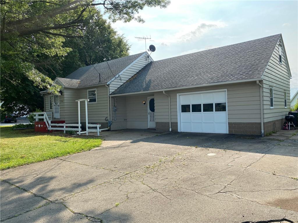 2718 Sterrettania Road Erie, PA 16506 - Photo 2 of 22