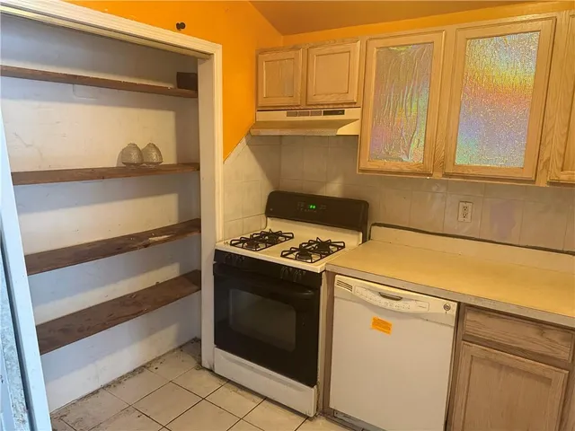 $858,000 | 759 Drew Street | City Line