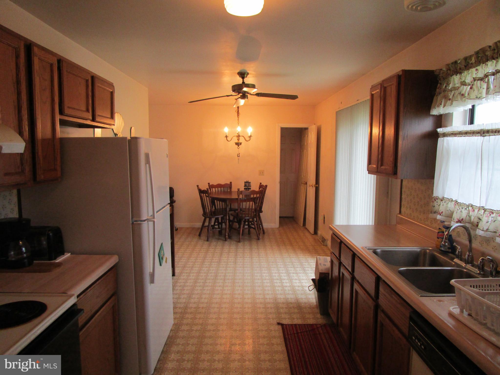 181 Evergreen Road Magnolia, DE 19962 - Photo 11 of 40 Kitchen w/ Eat-In Area