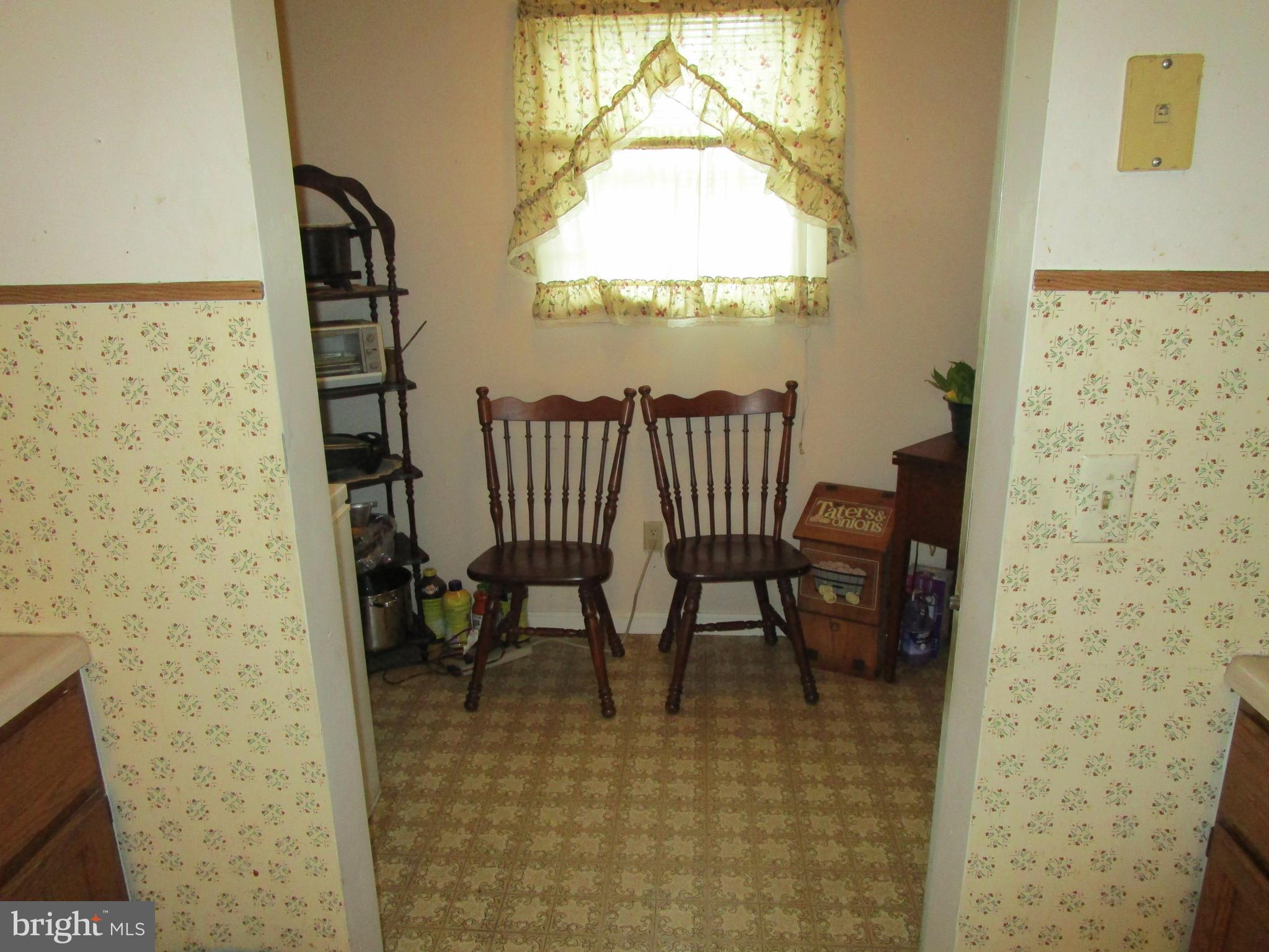 181 Evergreen Road Magnolia, DE 19962 - Photo 16 of 40 Mud Room Off the Garage & Kitchen
