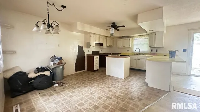 $65,000 | 113 North Adams Street, Clayton, IL 62324