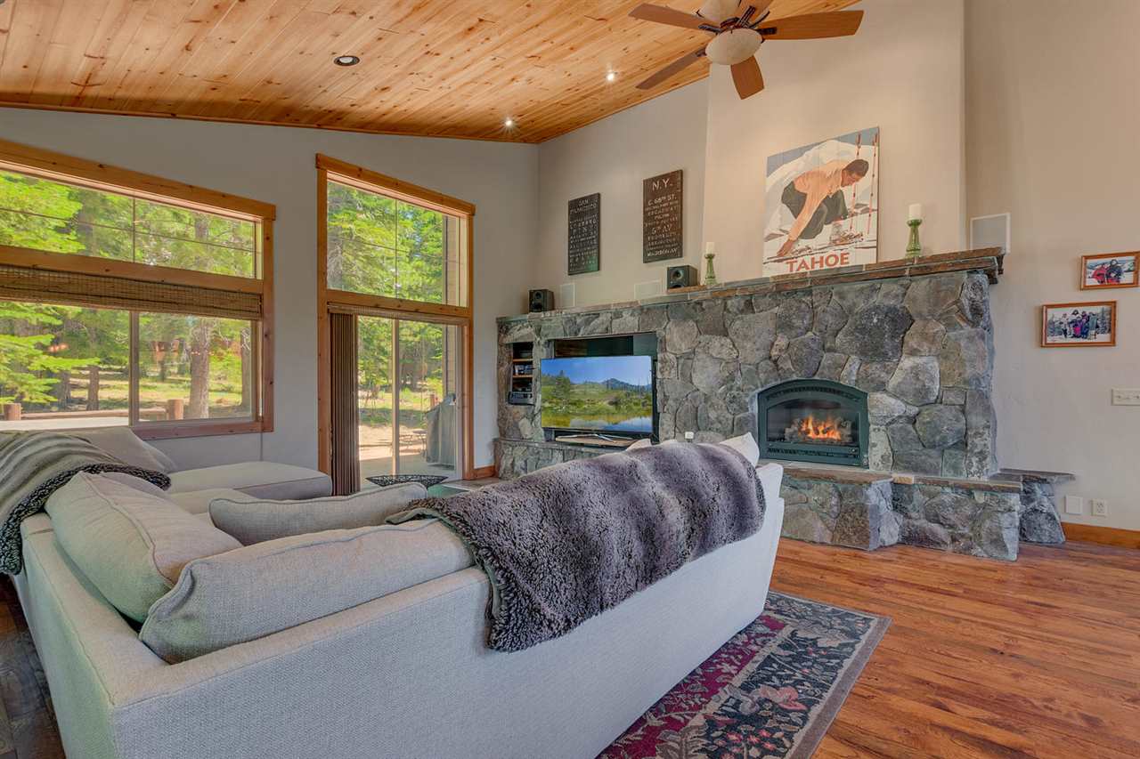 11760 Kitzbuhel Road Truckee, CA 96161 - Photo 4 of 18 Gallery Image 4