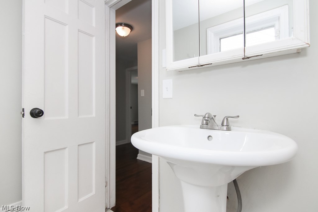1131 Quilliams Road Cleveland, OH 44121 - Photo 18 of 35 Gallery Image 18