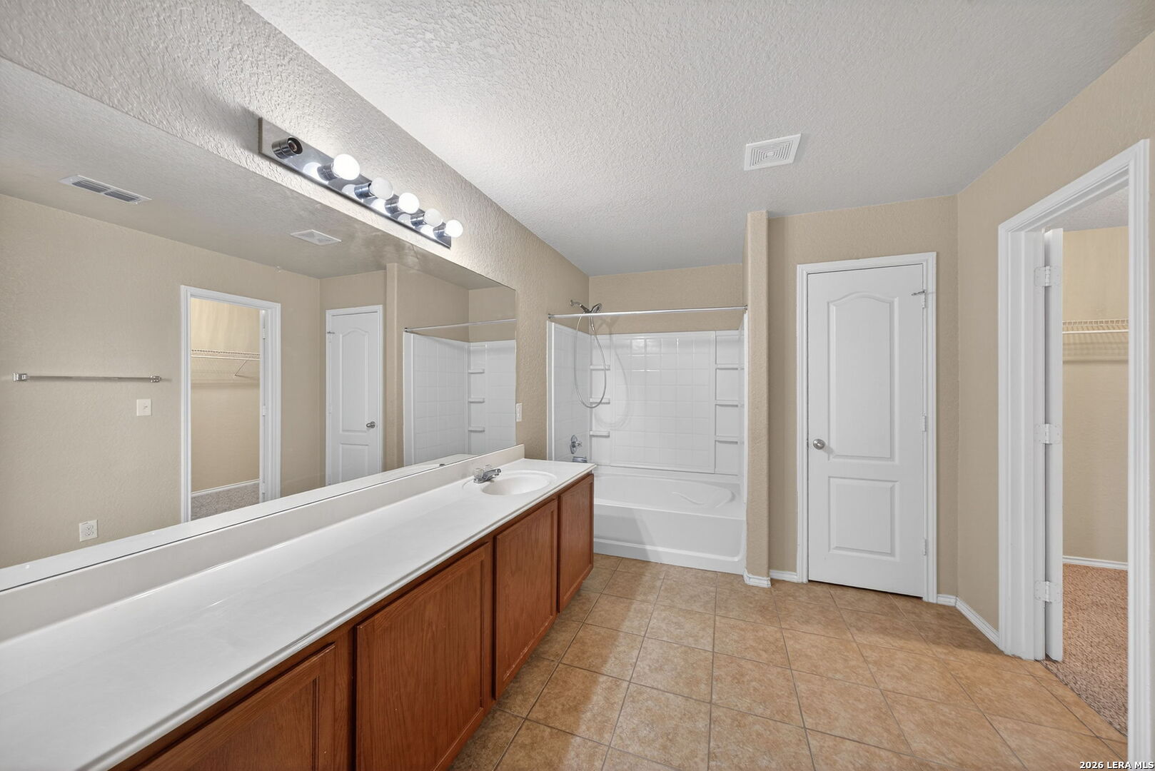 5706 Sendero Spring San Antonio, TX 78251 - Photo 13 of 21