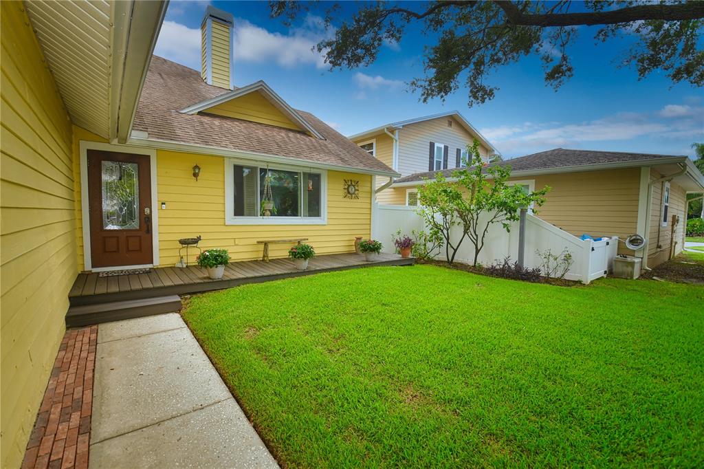 7519 Harborview Way Seminole, FL 33776 - Photo 3 of 24