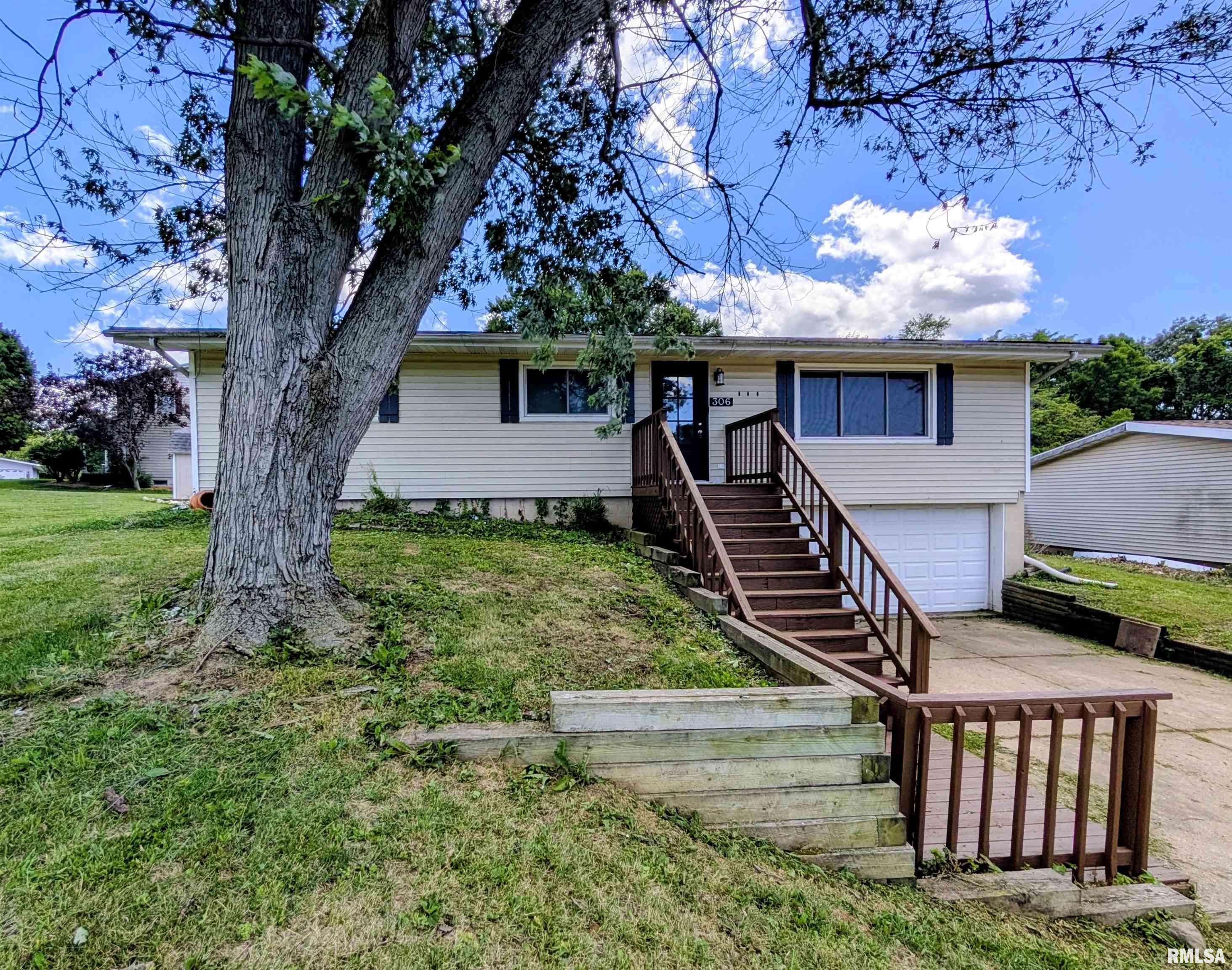 306 Pontiac Road Marquette Heights, IL 61554 - Photo 3 of 41