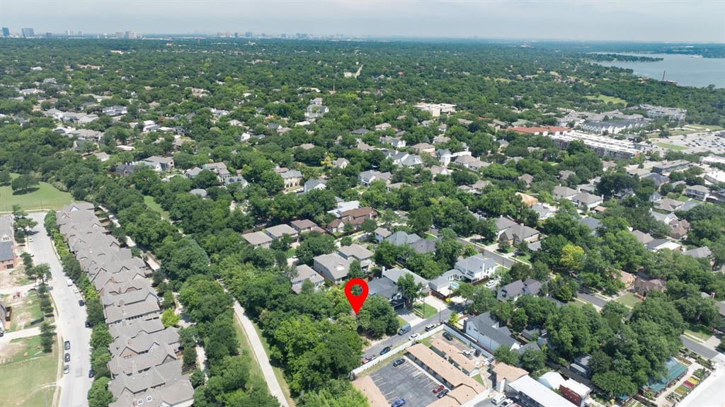 1805 Lucerne Street Dallas, TX 75214 - Photo 6 of 10 an aerial view of city with green space