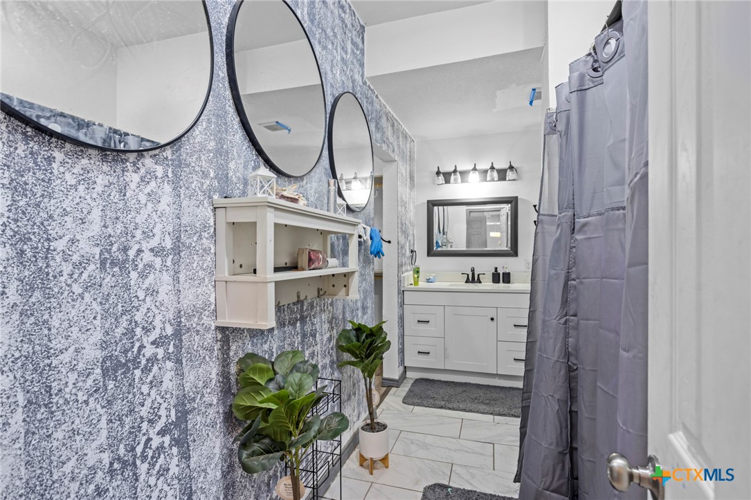 811 Ward Street Marlin, TX 76661 - Photo 20 of 31 a front view of a house with entryway