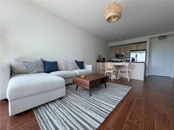 $3,700 | 79 Southwest 12th Street, Unit 1502S, Miami, FL 33130