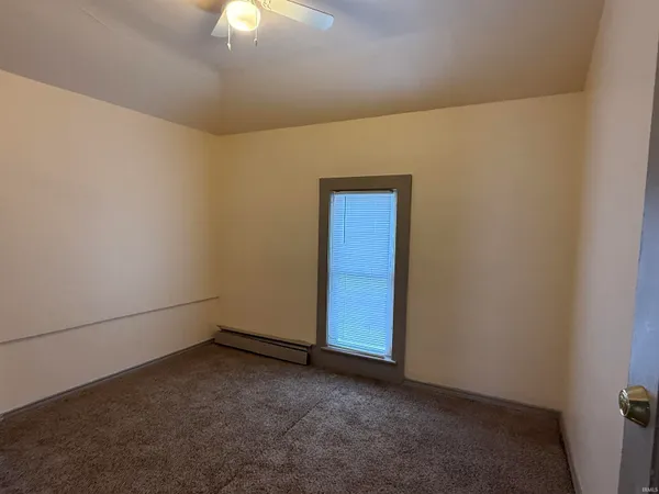 $219,500 | 927 South Main Street, Kendallville, IN 46755