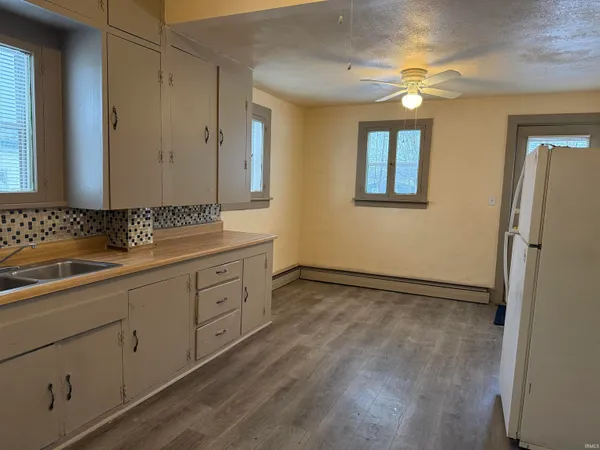 $219,500 | 927 South Main Street, Kendallville, IN 46755