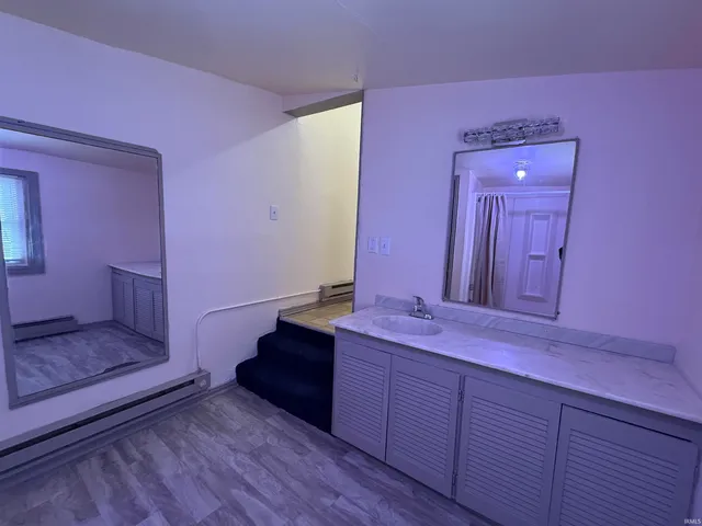 $229,500 | 927 South Main Street, Kendallville, IN 46755