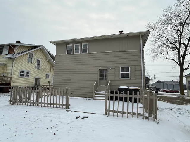 $229,500 | 927 South Main Street, Kendallville, IN 46755