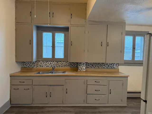 $229,500 | 927 South Main Street, Kendallville, IN 46755