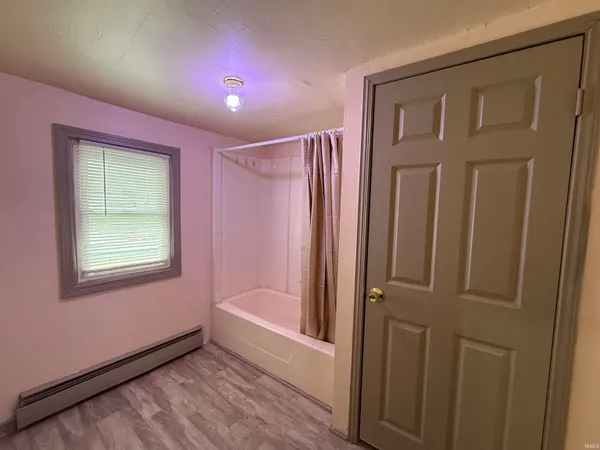 $219,500 | 927 South Main Street, Kendallville, IN 46755