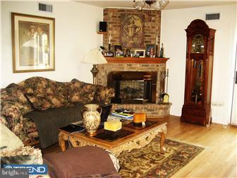 619 Rhawn Street Philadelphia, PA 19111 - Photo 7 of 12 Family Room