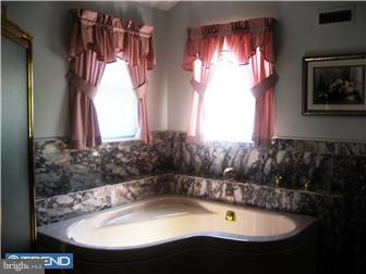 619 Rhawn Street Philadelphia, PA 19111 - Photo 8 of 12 Bathroom