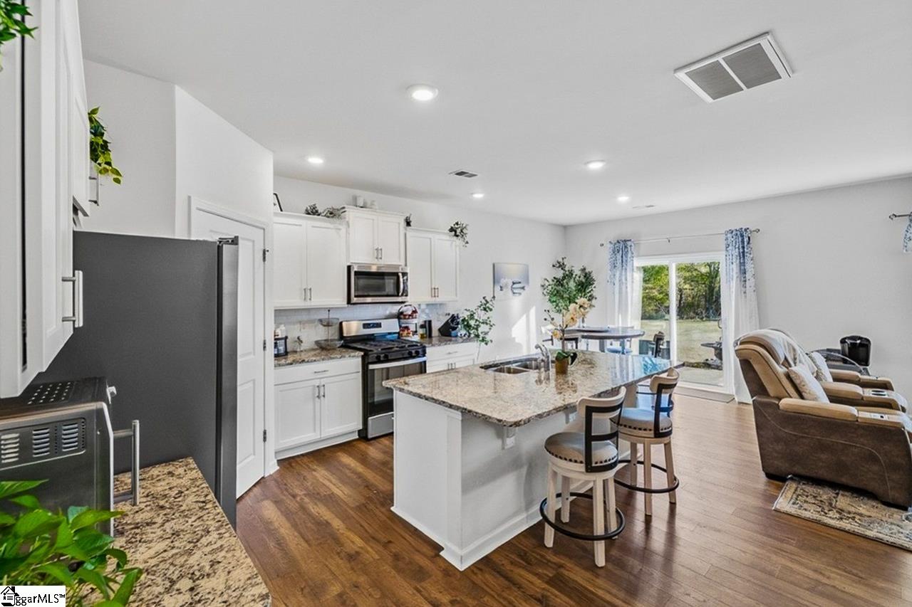 80 Oak Edge Lane Greer, SC 29651 - Photo 8 of 45