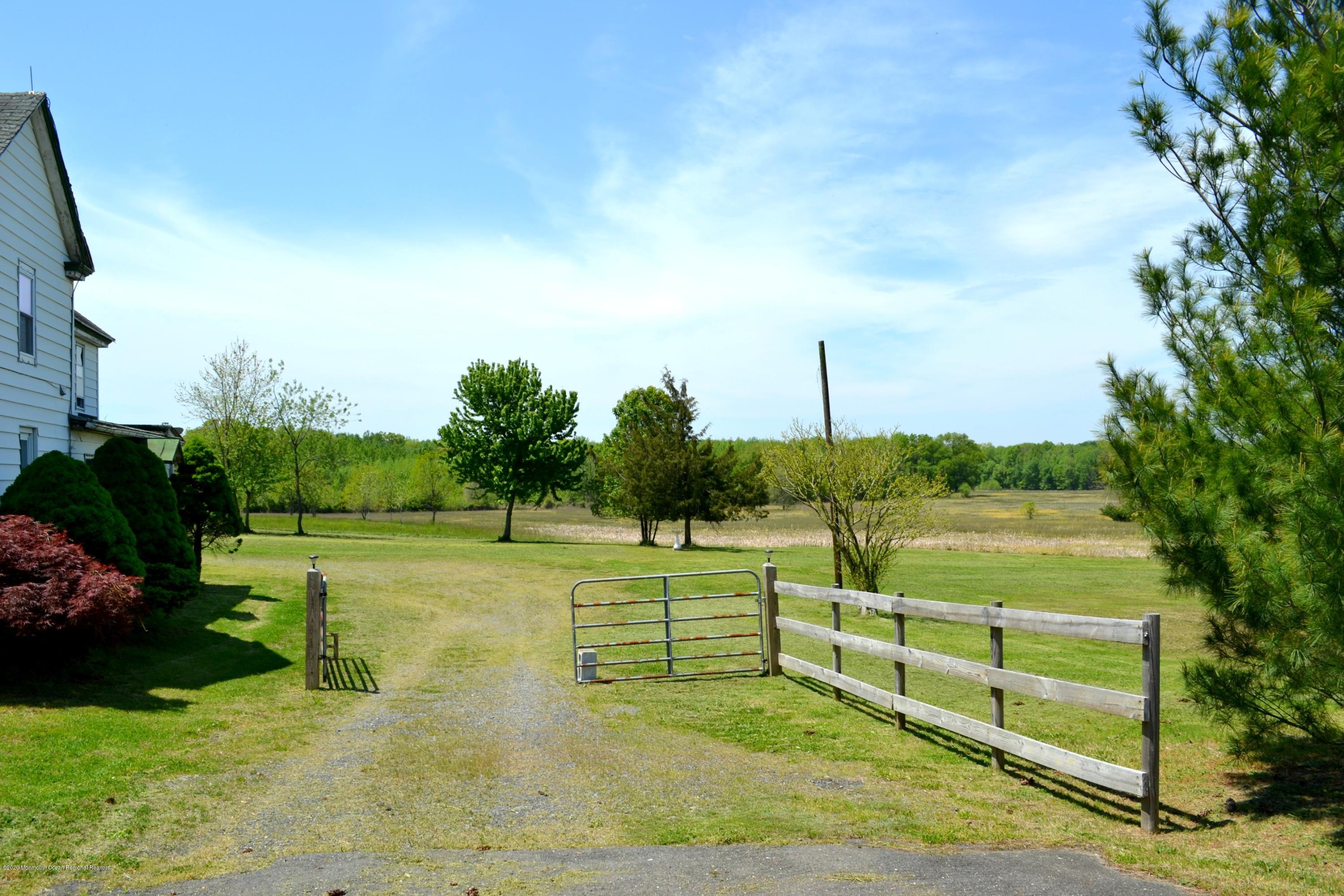 1167 Hedding Road Columbus, NJ 08022 - Photo 11 of 16 a view of a park