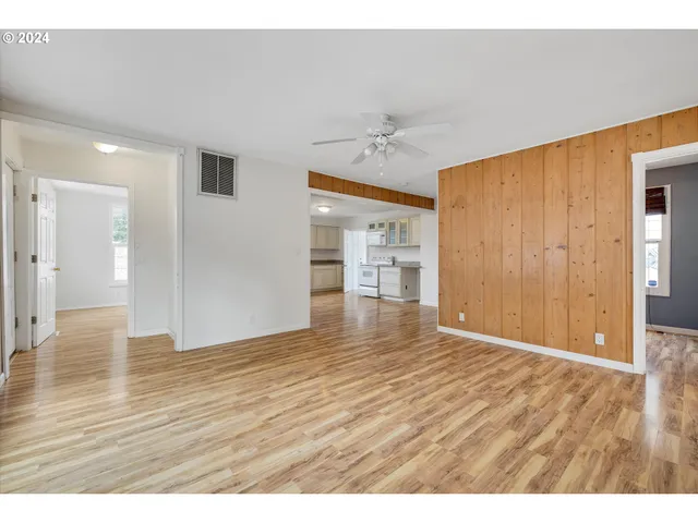 $600,000 | 16265 Highway 224, Damascus, OR 97089