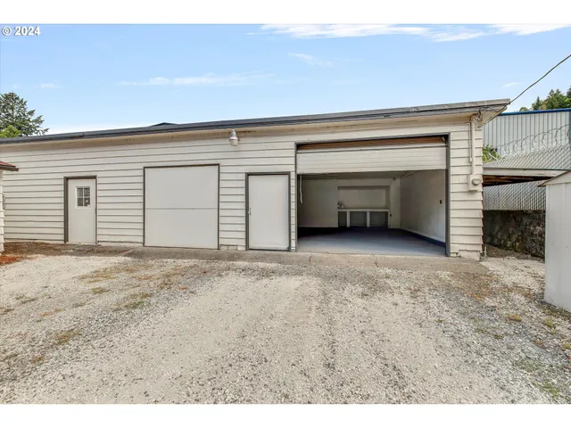 $600,000 | 16265 Highway 224, Damascus, OR 97089