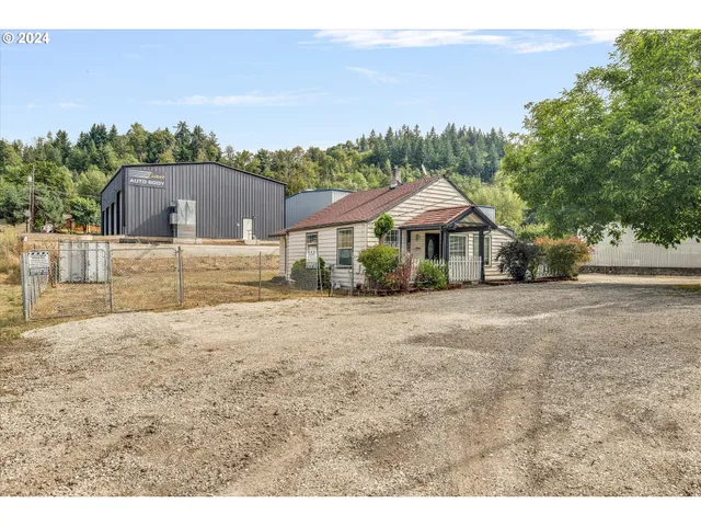 $600,000 | 16265 Highway 224, Damascus, OR 97089
