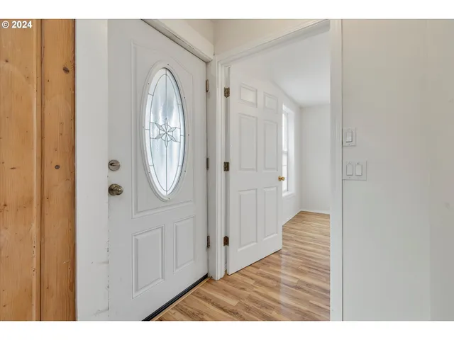 $600,000 | 16265 Highway 224, Damascus, OR 97089