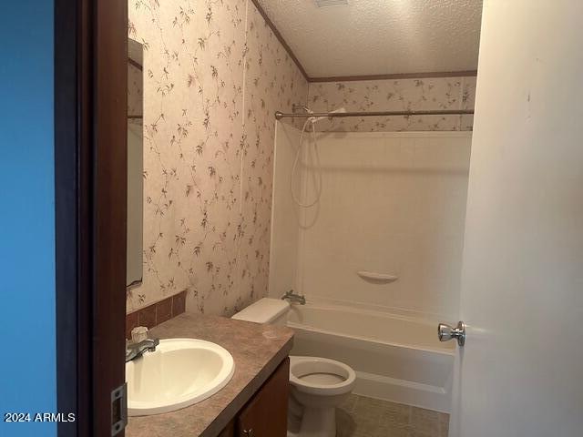 4256 West Gleeson Road Elfrida, AZ 85610 - Photo 14 of 17 HALL BATHROOM