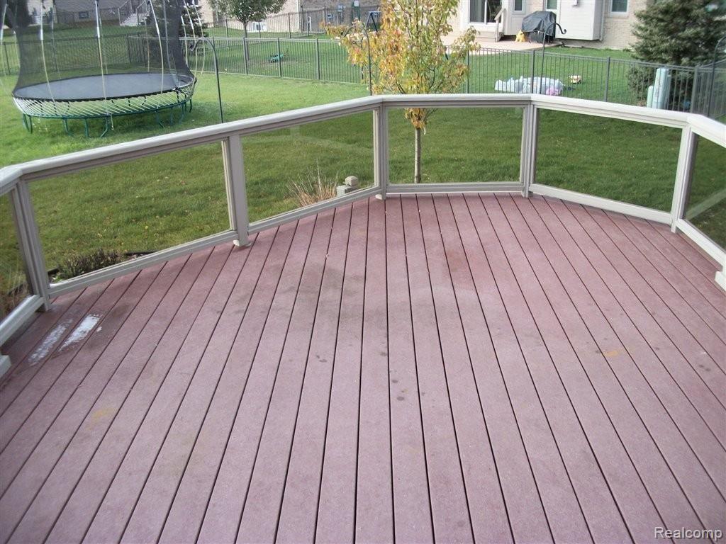 49343 Monte Road New Baltimore, MI 48047 - Photo 5 of 23 100_0979.JPG