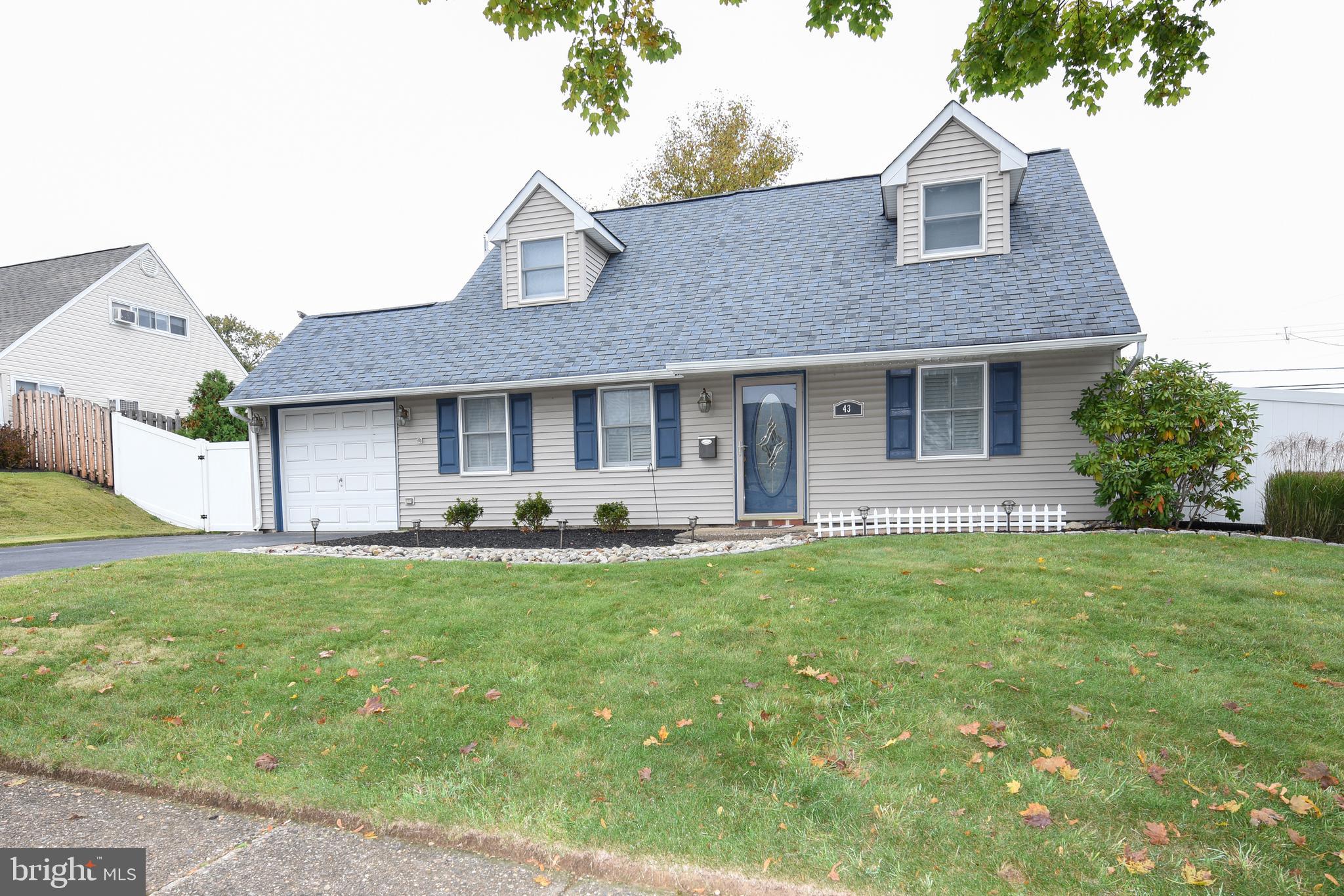 43 Calicobush Road Levittown, PA 19057 - Photo 2 of 24