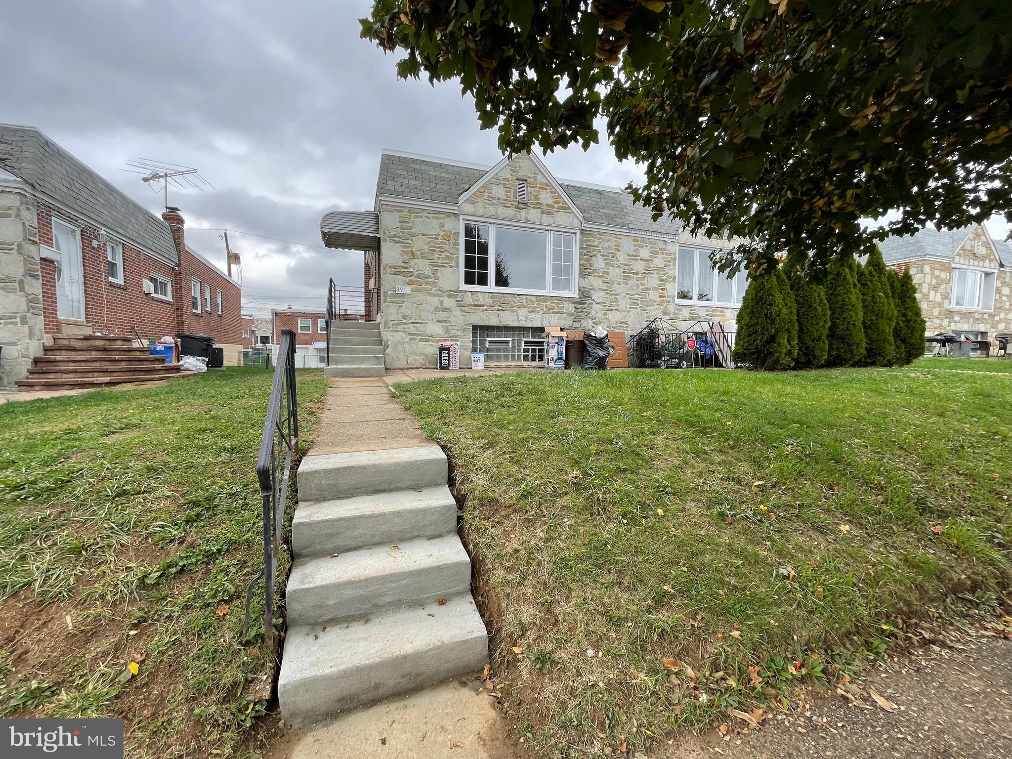 8912 Blue Grass Road Philadelphia, PA 19152 - Photo 2 of 18 Gallery Image 2