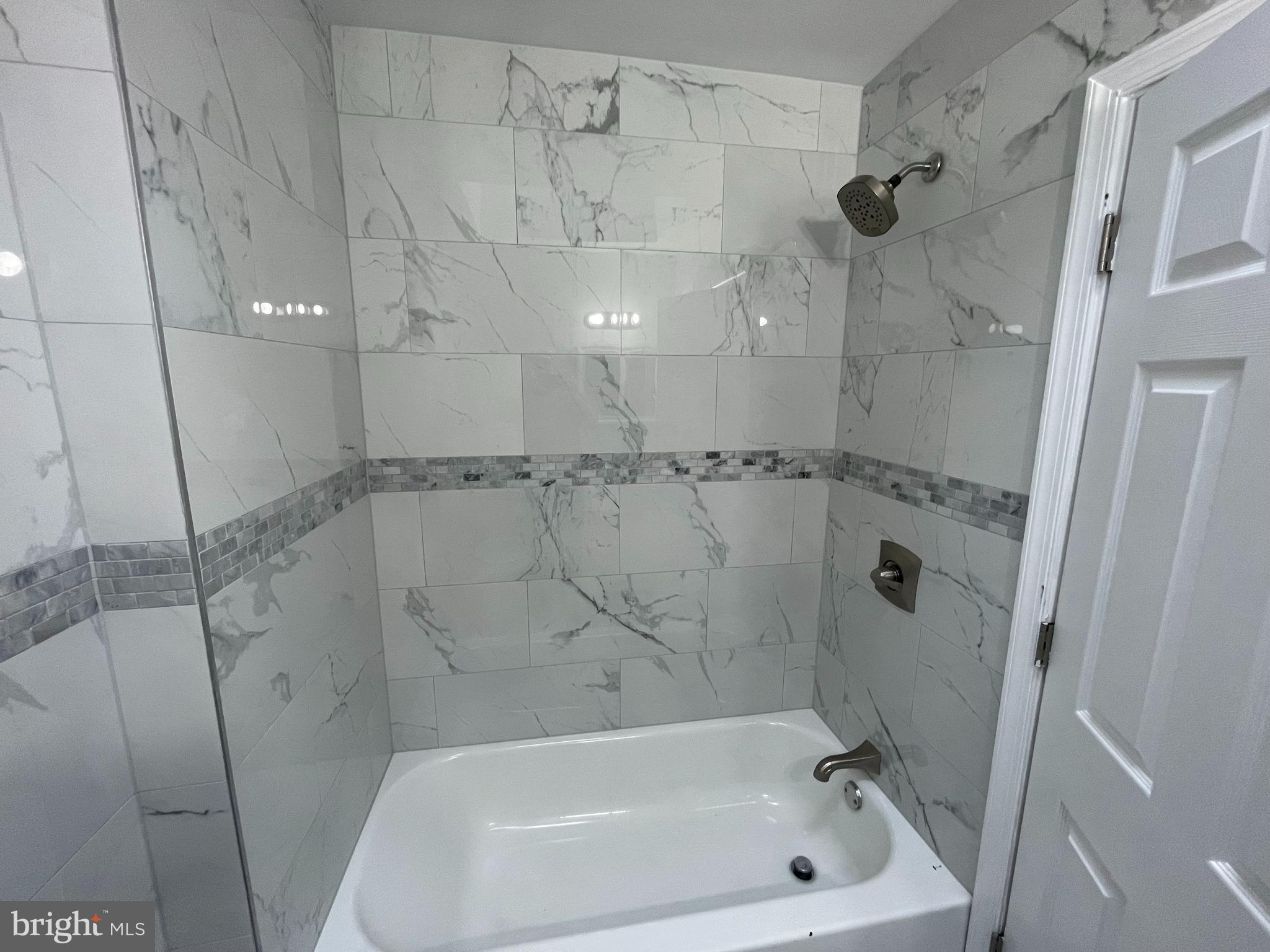 8912 Blue Grass Road Philadelphia, PA 19152 - Photo 8 of 18 Gallery Image 8