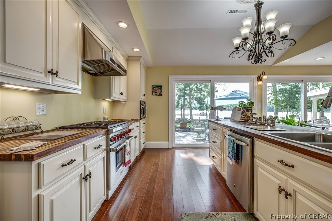 303 Berkeley Forest Road Weems, VA 22576 - Photo 19 of 44 Gallery Image 19