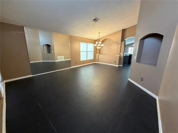 $2,500 | 572 Tree Shore Drive, Orlando, FL 32825