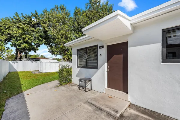 $1,750 | 1911 Northwest 30th Street, Unit 3, Miami, FL 33142