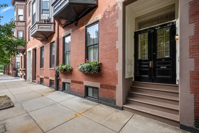 a view of a entryway door of the house