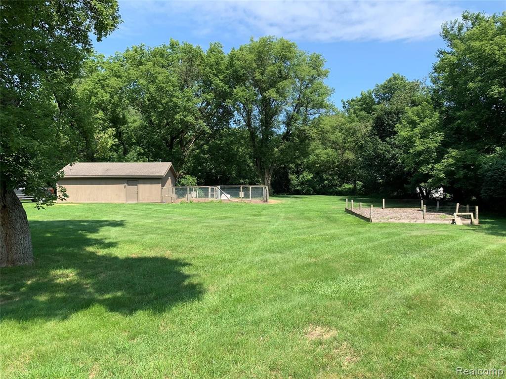 2841 Grant Road Rochester Hills, MI 48309 - Photo 15 of 47