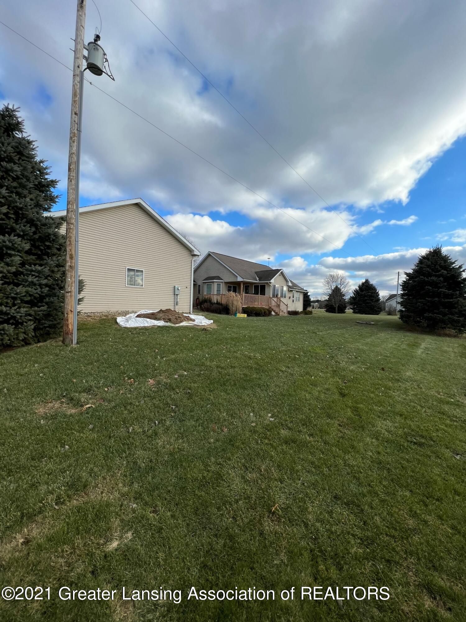 3950 South Dewitt Road St. Johns, MI 48879 - Photo 34 of 90 Back Yard