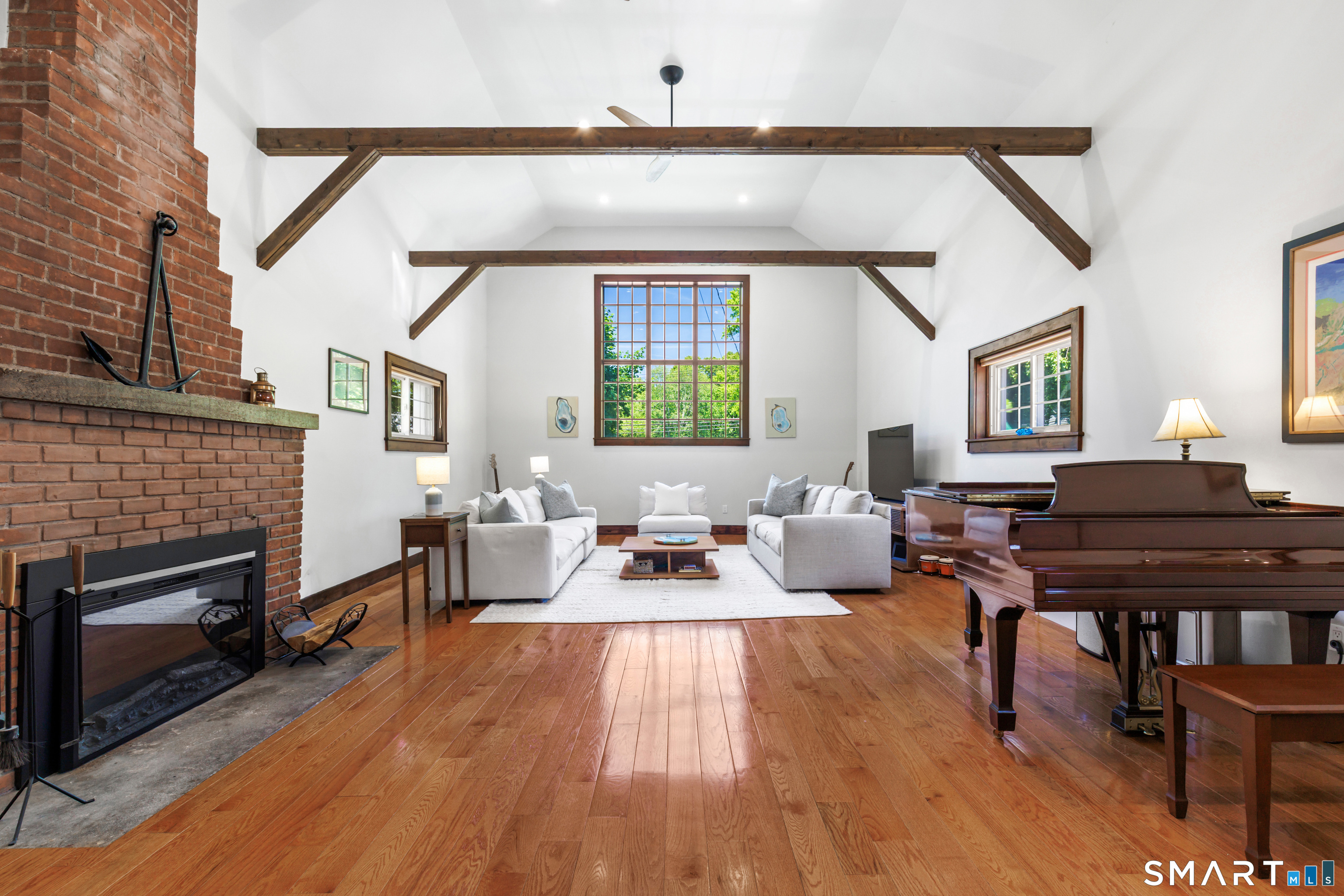 253 Tokeneke Road Darien, CT 06820 - Photo 5 of 25 Living area