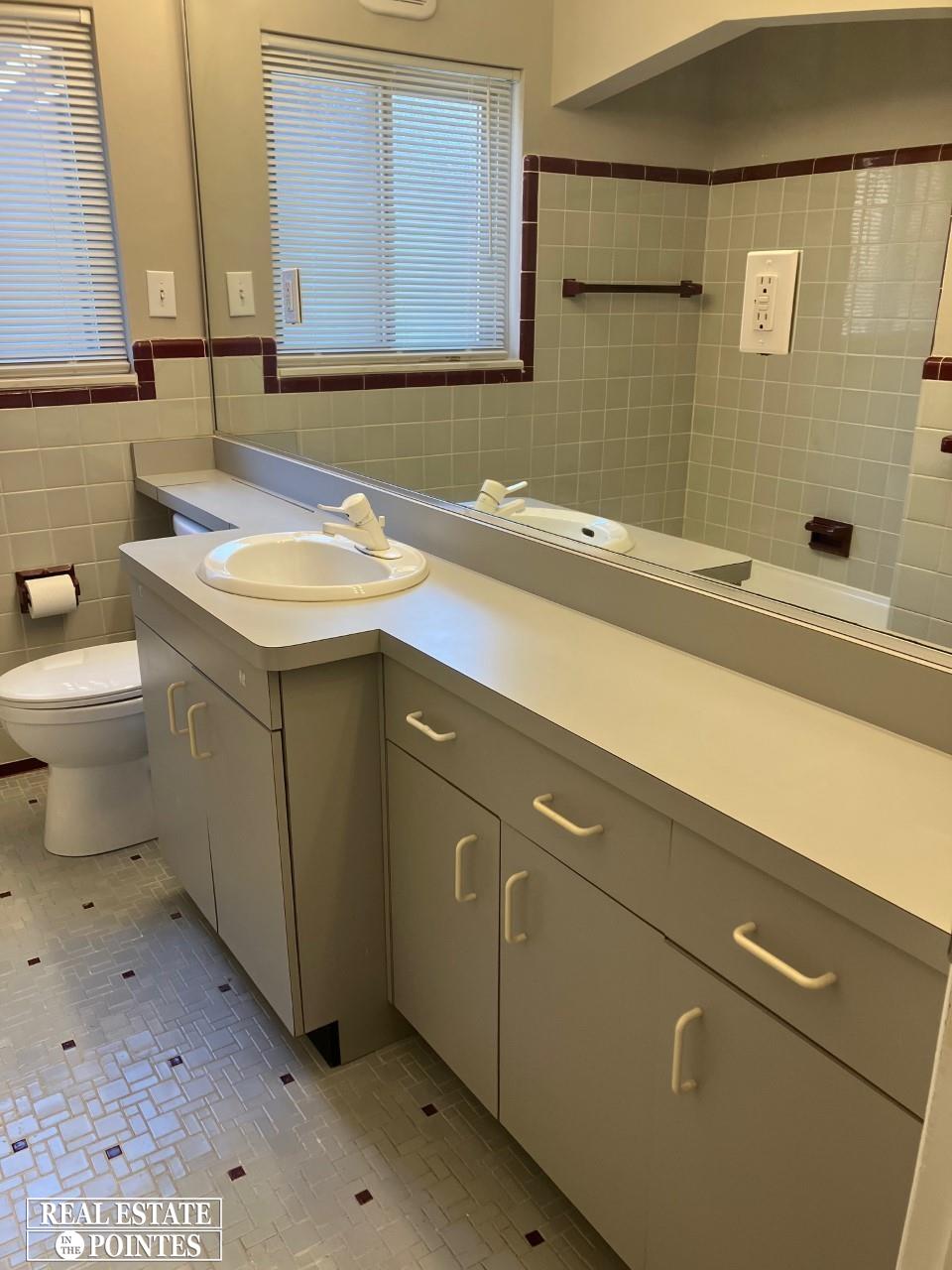 1805 Oxford Road Grosse Pointe, MI 48236 - Photo 15 of 30