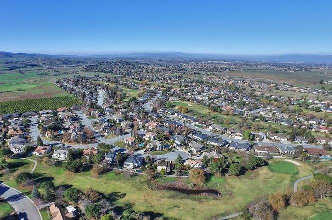 920 Memorial Drive Hollister, CA 95023 - Photo 4 of 4