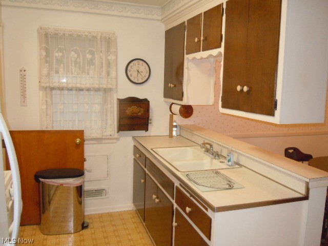 6711 Biddulph Road Brooklyn, OH 44144 - Photo 2 of 11 Gallery Image 2