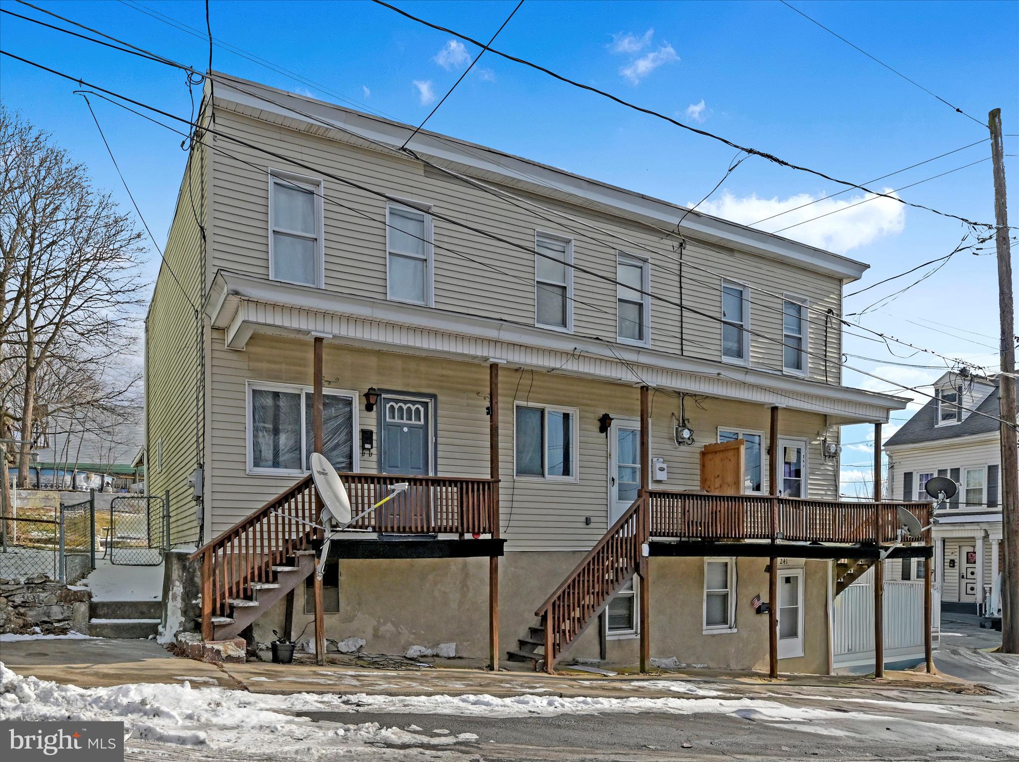 237 South Chestnut Street Shenandoah, PA 17976 - Photo 3 of 35 Exterior Front