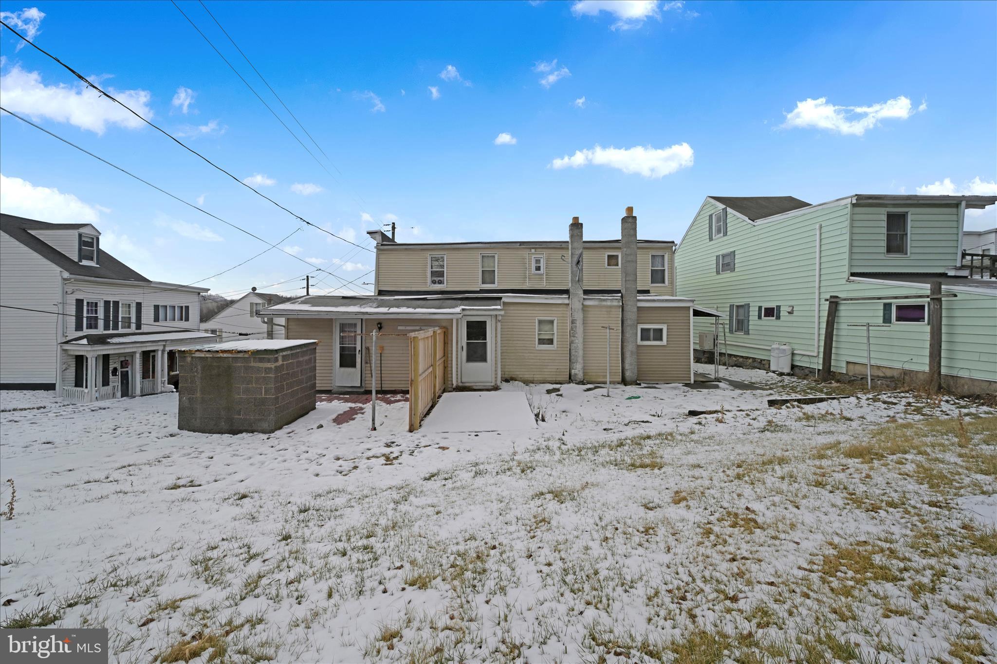 237 South Chestnut Street Shenandoah, PA 17976 - Photo 34 of 35 Exterior Back